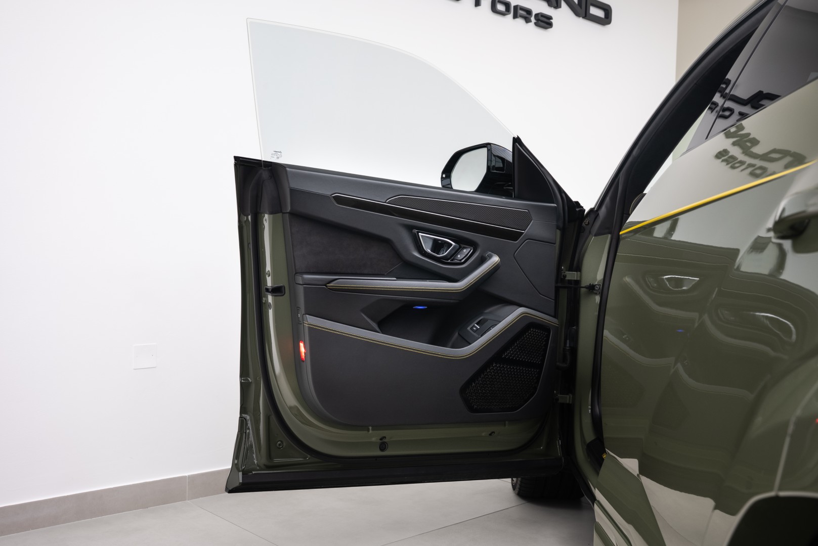 2021 LAMBORGHINI URUS BY MANSORY 